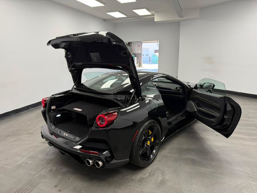 Used 2019 Ferrari Portofino RWD image 43