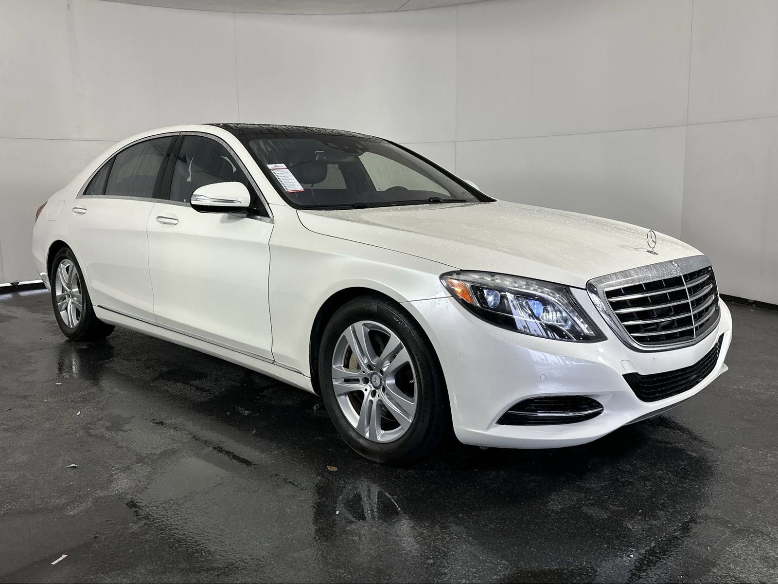 Used 2017 Mercedes-Benz S 550 Sedan image 2