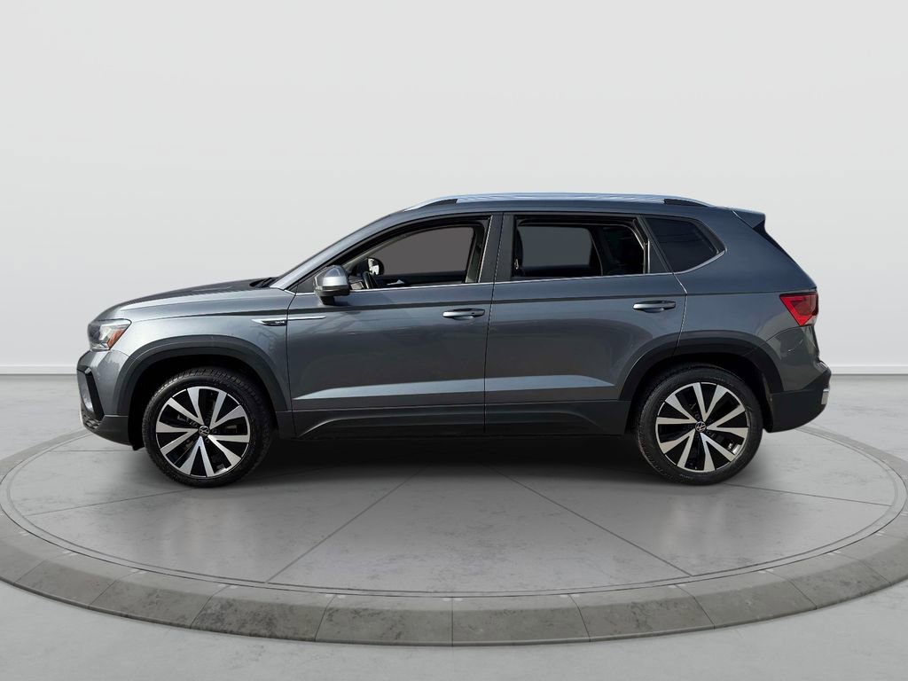 Used 2023 Volkswagen Taos SE FWD image 4