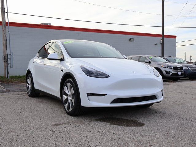 Used 2023 Tesla Model Y Long Range image 1