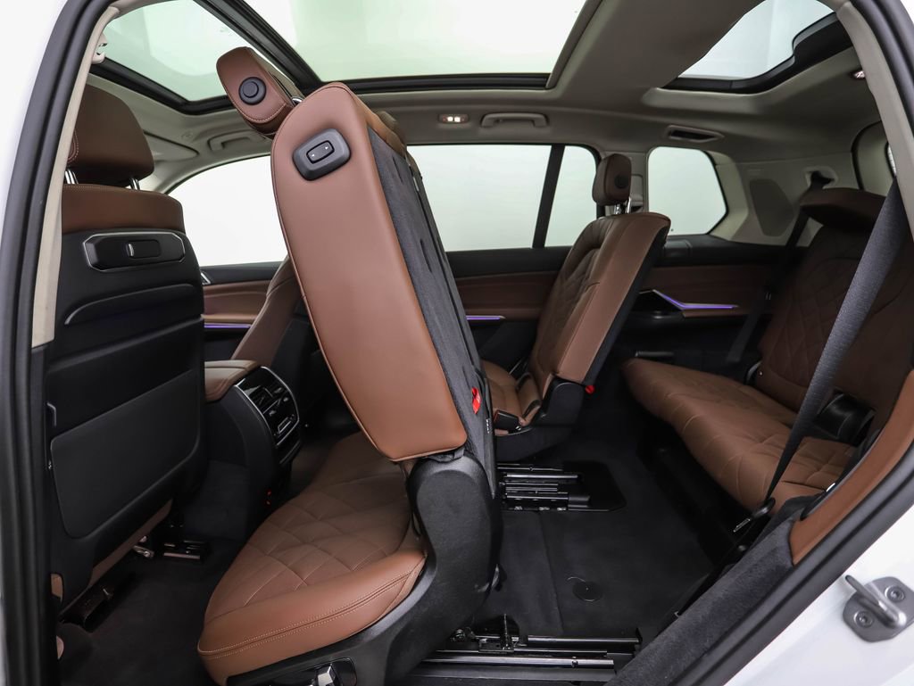 Used 2024 BMW X7 xDrive40i w/ Premium Package image 25