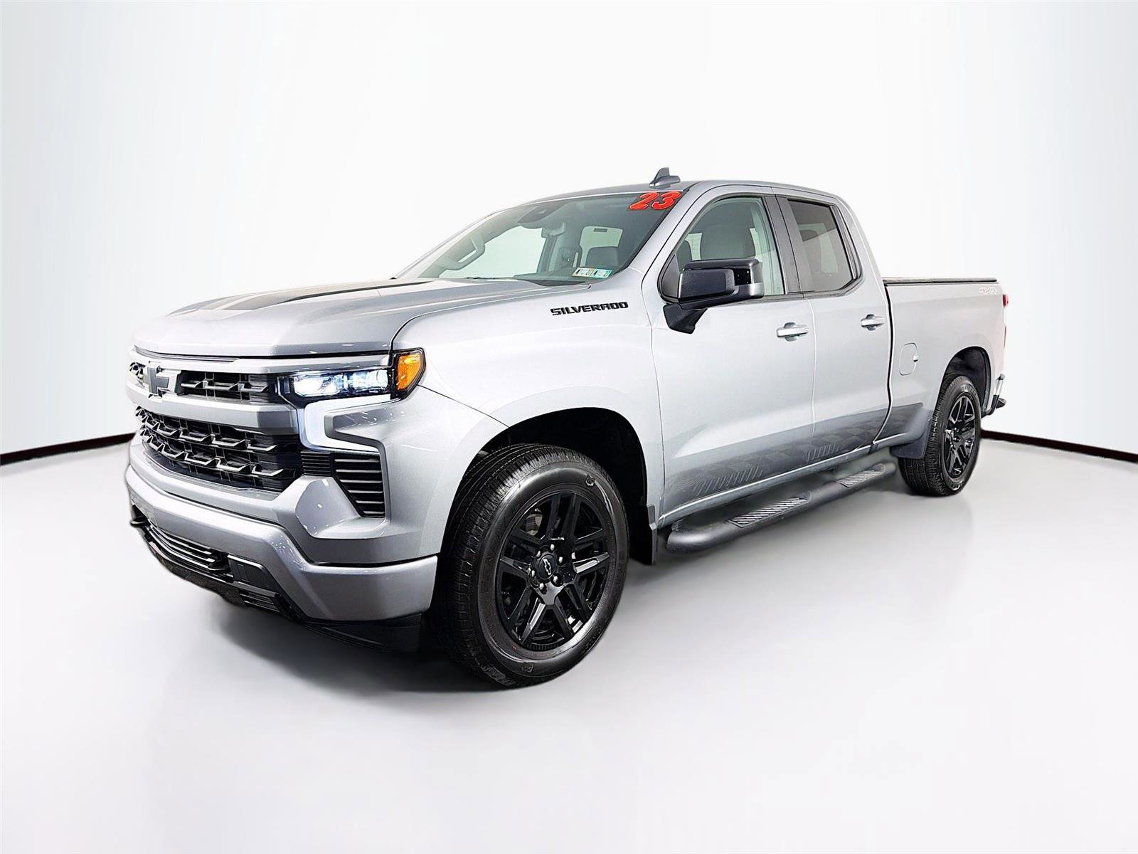 Used 2023 Chevrolet Silverado 1500 RST AWD/4WD image 3