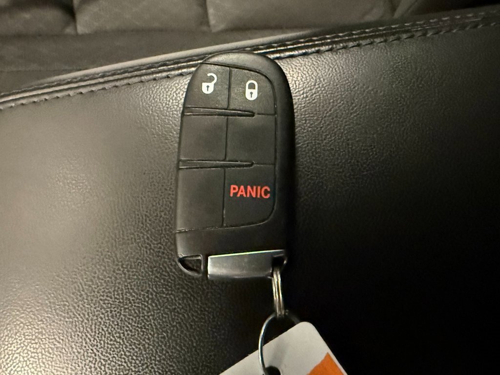 Used 2018 Jeep Grand Cherokee Laredo image 16