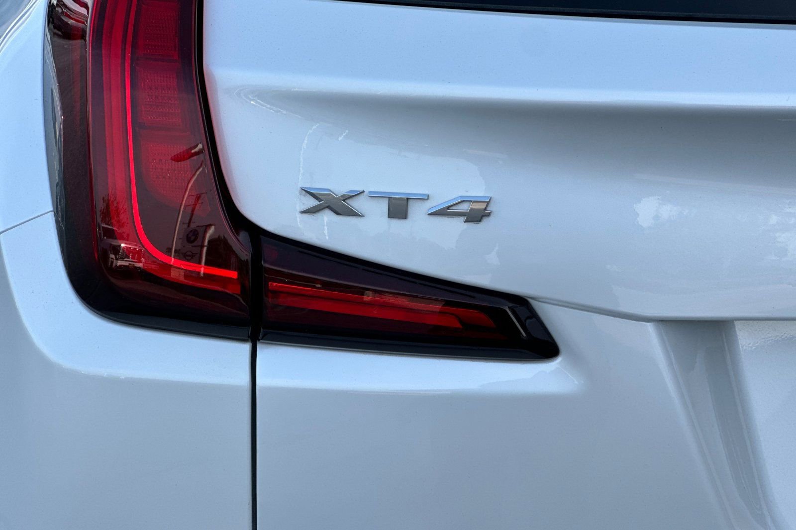 Certified 2023 Cadillac XT4 Luxury w/ Cold Weather Package FWD image 37