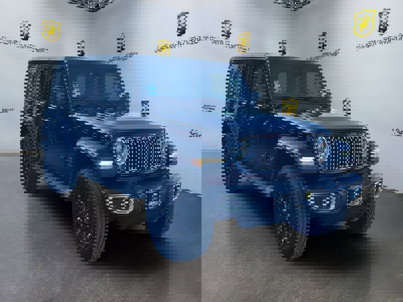 Used 2025 Jeep Wrangler Sahara image 7