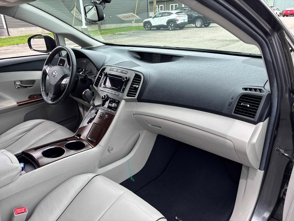 Used 2012 Toyota Venza XLE AWD/4WD image 31