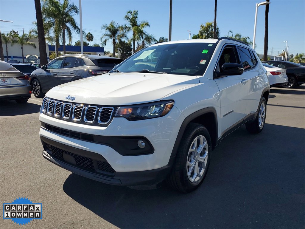 Used 2024 Jeep Compass Latitude image 2