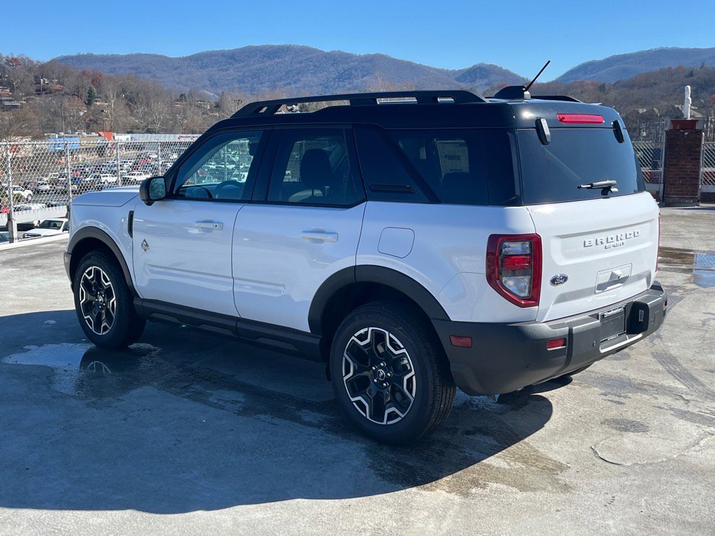 New 2025 Ford Bronco Sport Outer Banks w/ Outer Banks Tech Package+ image 4