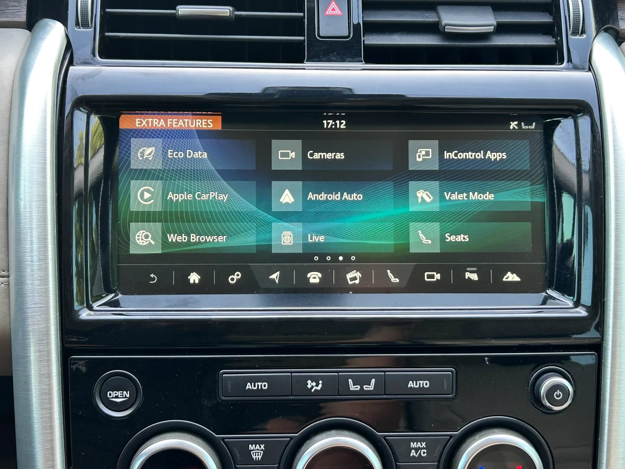 Used 2018 Land Rover Discovery HSE AWD/4WD image 23