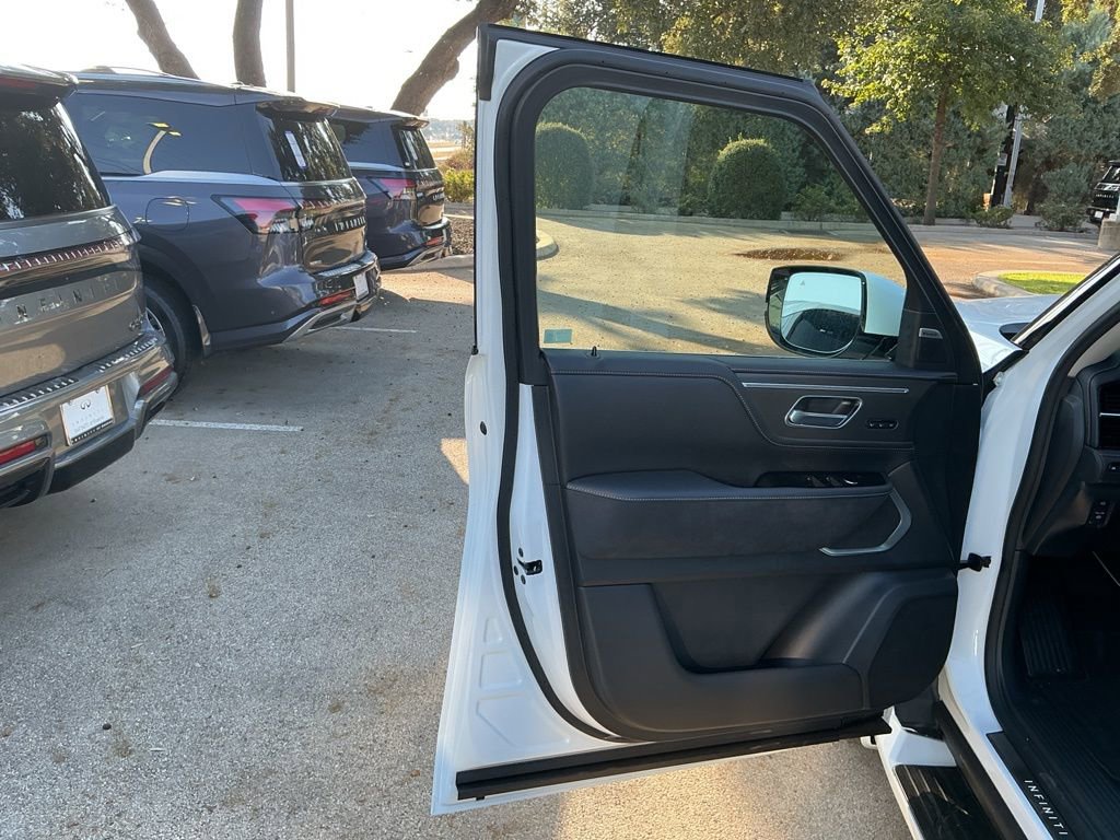 Used 2026 INFINITI QX80 Luxe w/ Exterior Package image 18