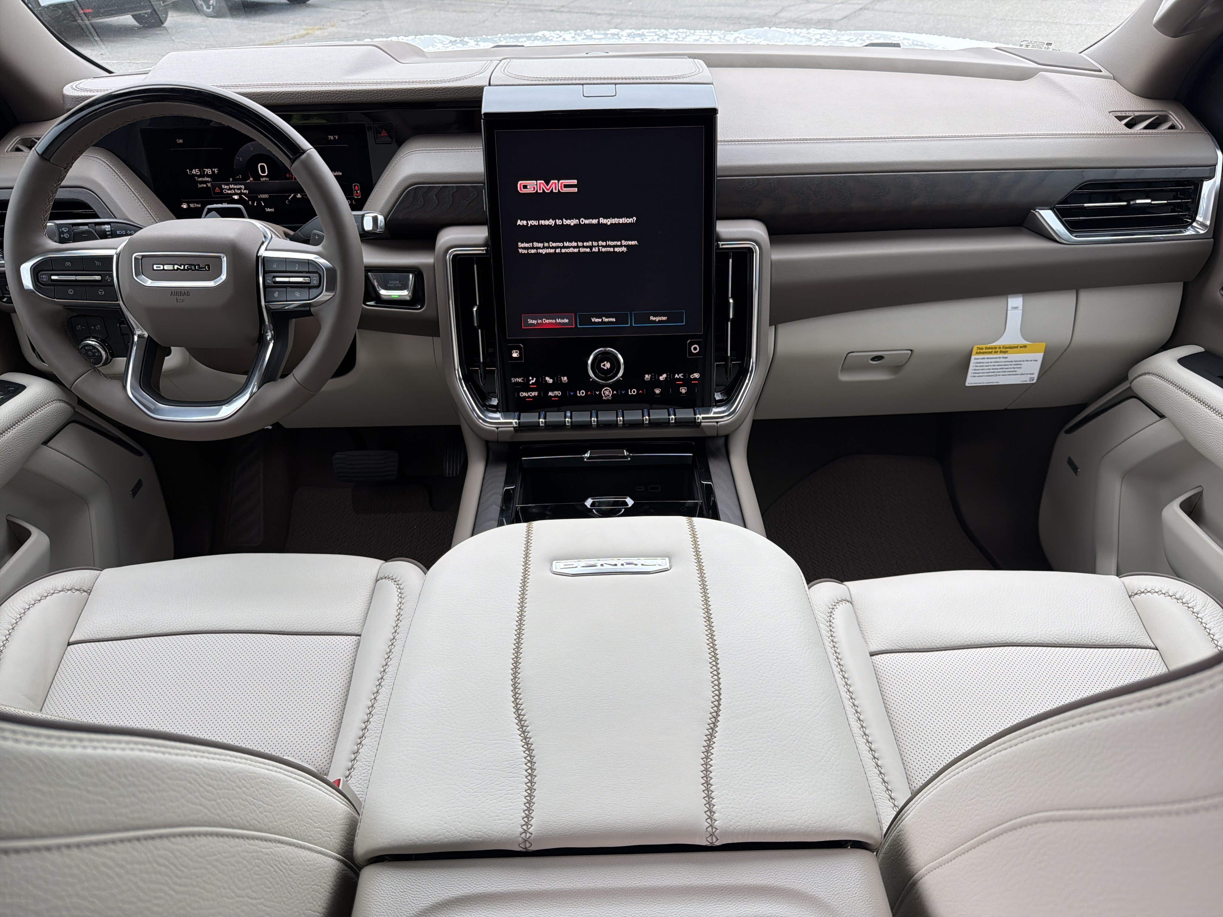 New 2026 GMC Yukon Denali w/ Denali Reserve Package AWD/4WD image 23
