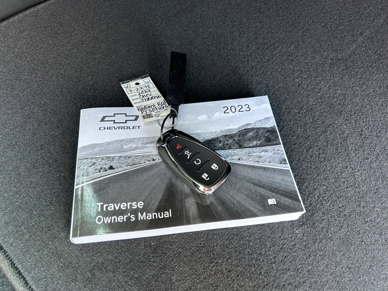Used 2023 Chevrolet Traverse Premier FWD image 26