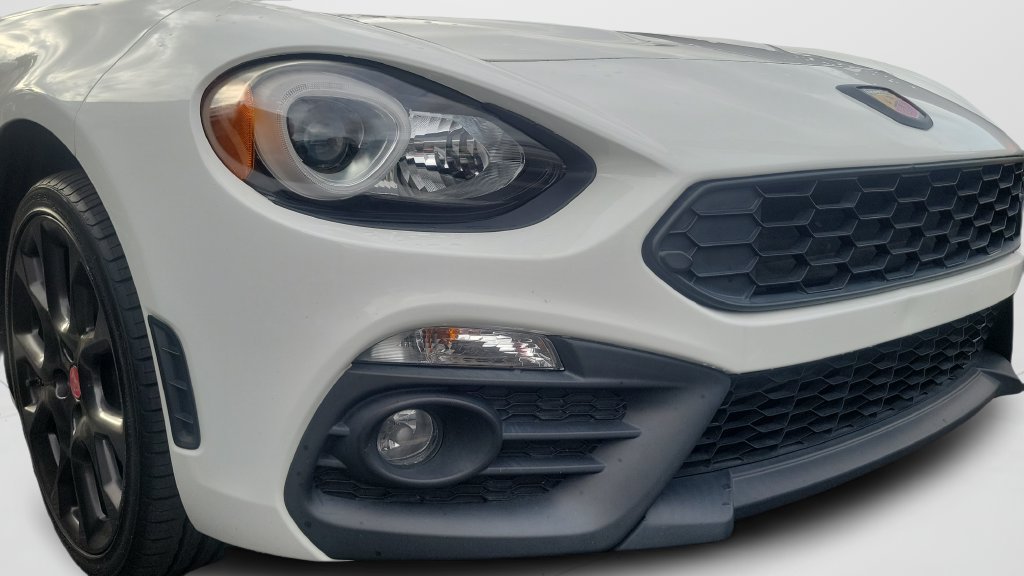 Used 2017 FIAT 124 Spider Abarth RWD image 4