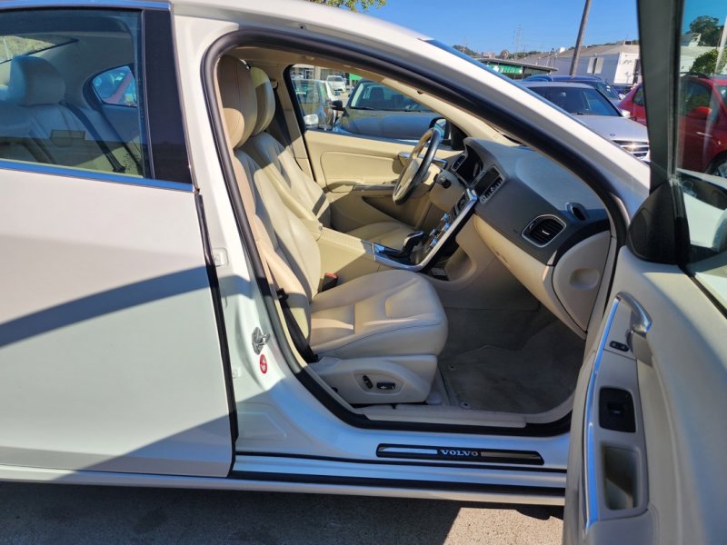 Used 2015 Volvo S60 T5 Premier image 14