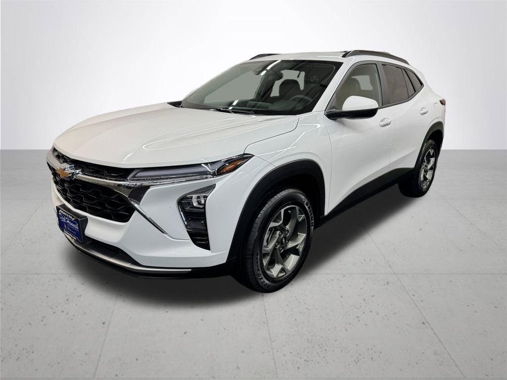 Used 2024 Chevrolet Trax LT image 2