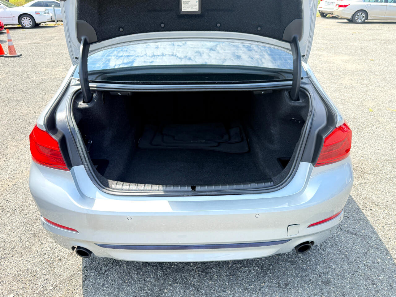 Used 2018 BMW 530i xDrive w/ Premium Package image 34