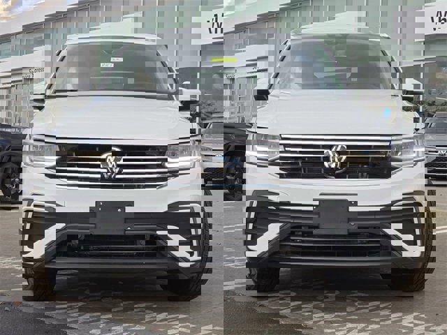 Used 2024 Volkswagen Tiguan SE image 18