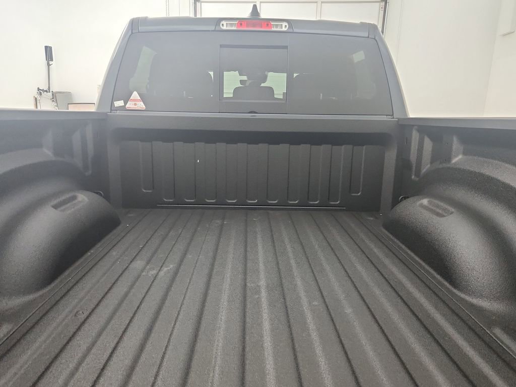 New 2026 RAM 1500 4x4 Crew Cab image 32