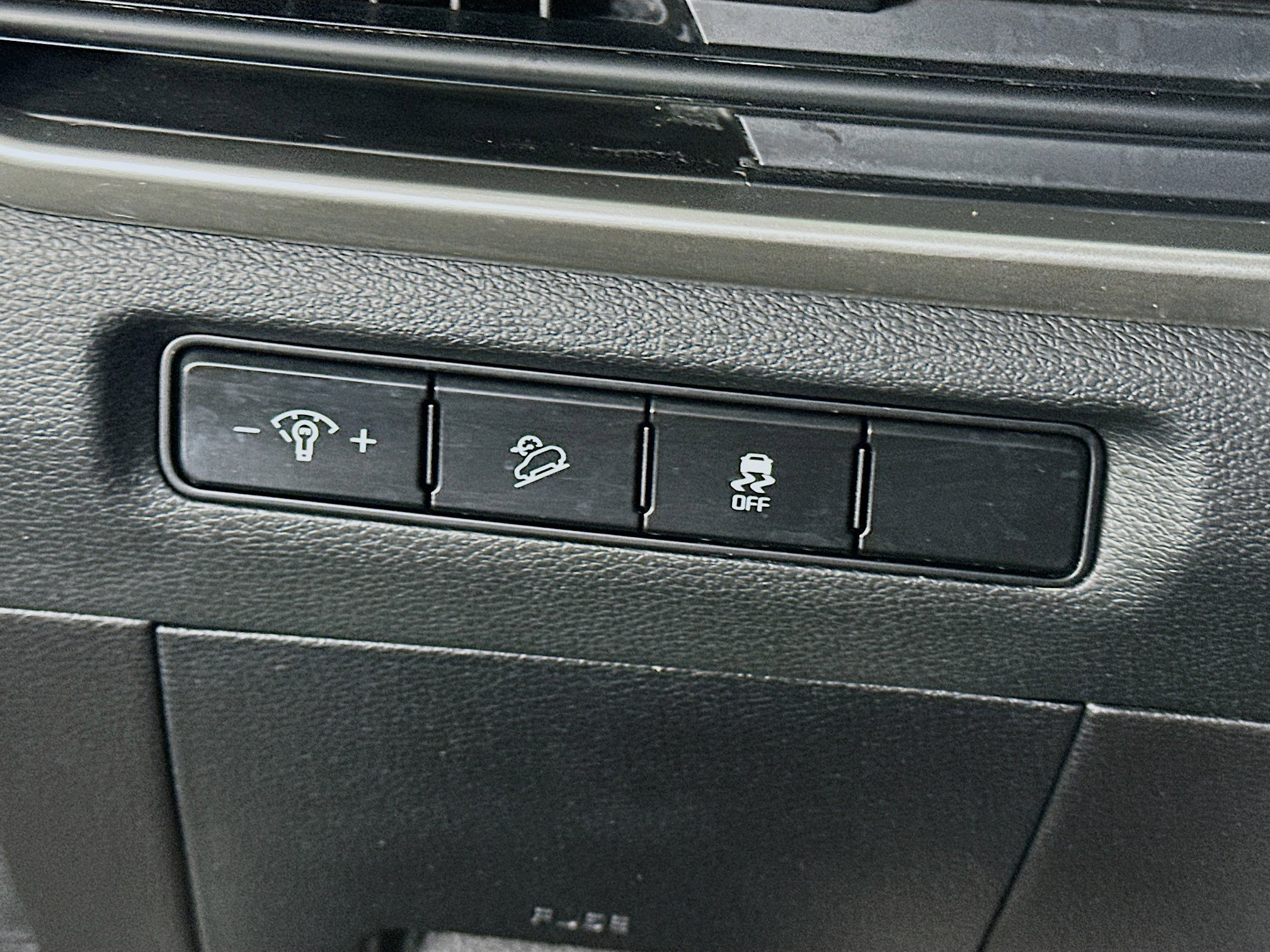 Used 2023 Kia Telluride S image 17