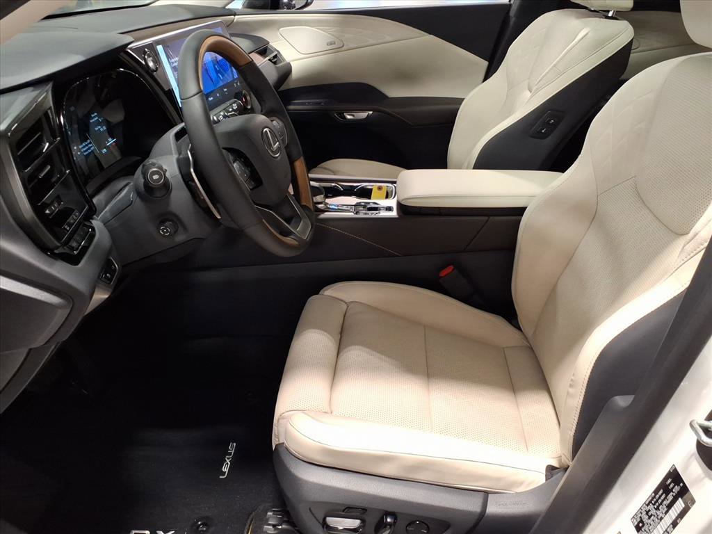 New 2025 Lexus RX 450h AWD w/ Luxury Package image 5