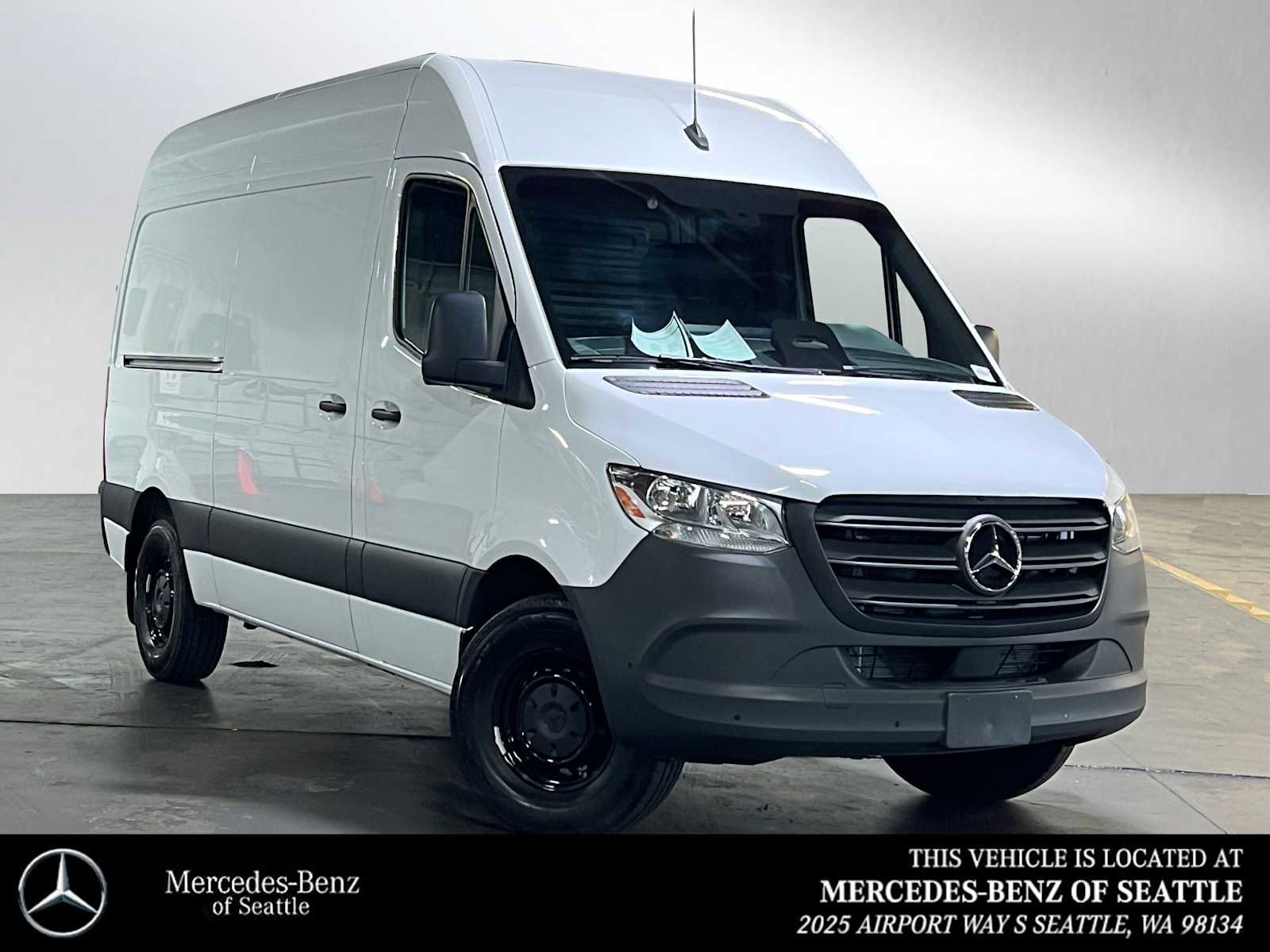 Used 2025 Mercedes-Benz Sprinter 2500 image 1