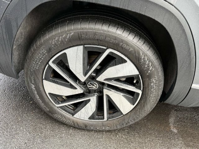 Certified 2024 Volkswagen Atlas SEL AWD/4WD image 9