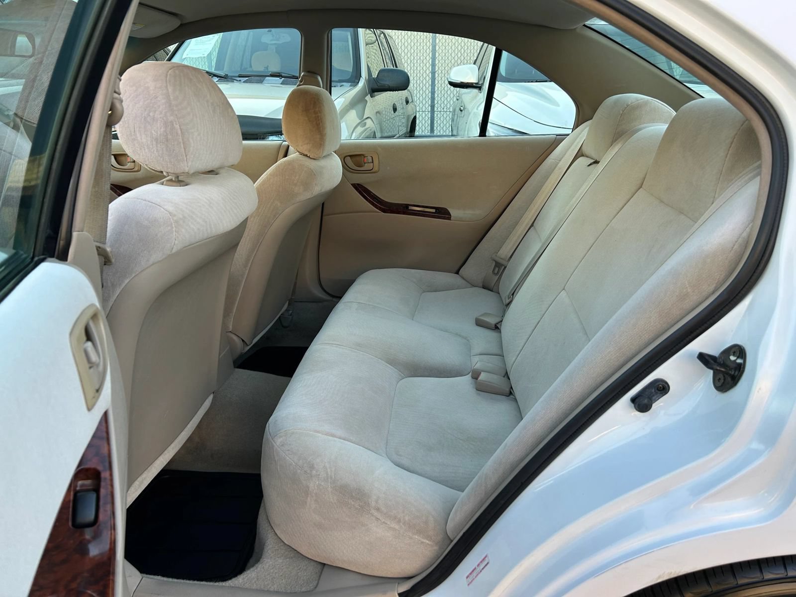 Used 2000 Mitsubishi Galant ES FWD image 18