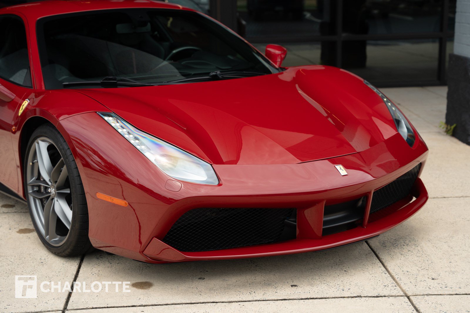 Used 2017 Ferrari 488 GTB RWD image 2