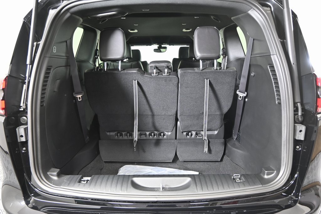 New 2026 Chrysler Pacifica Select image 18