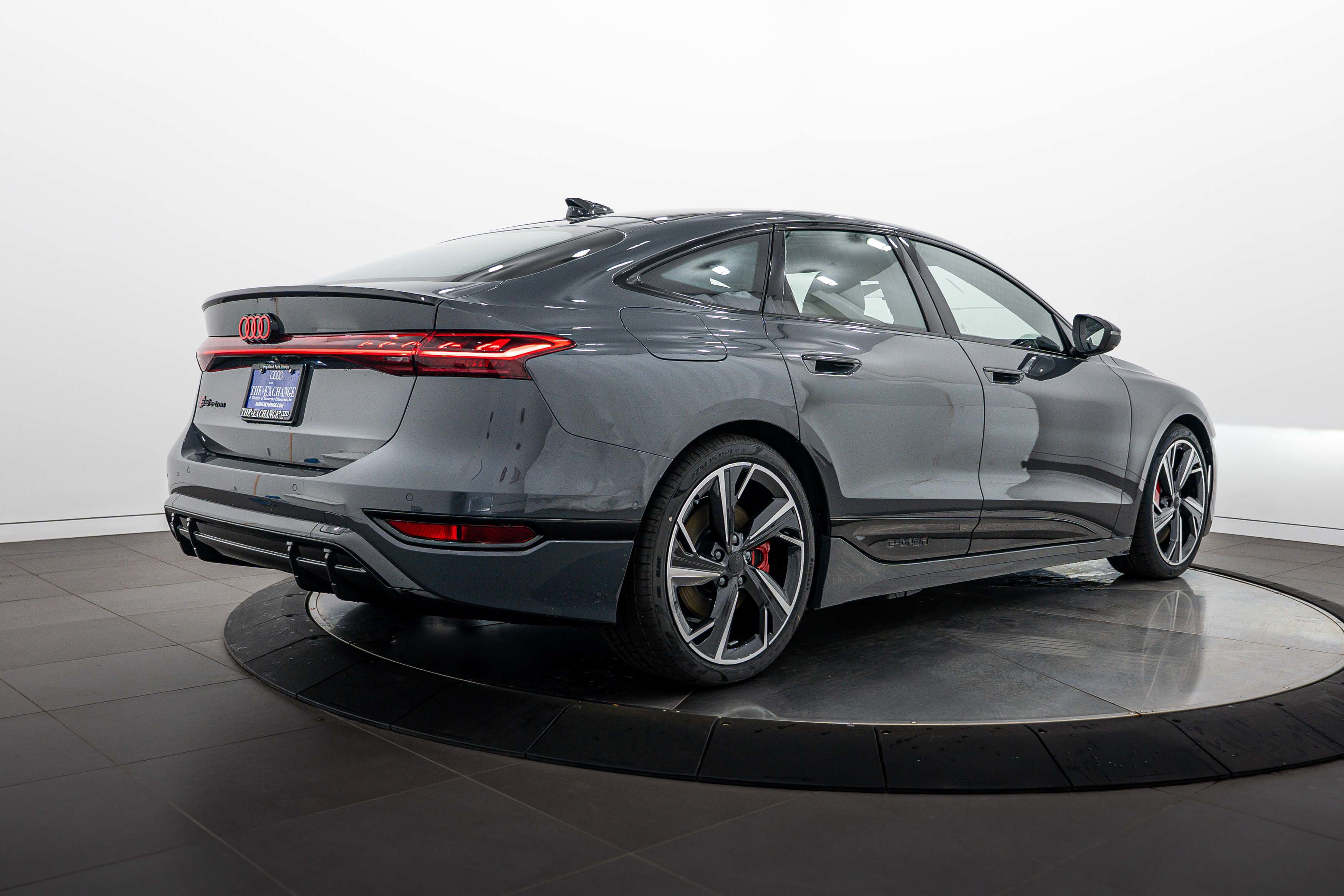 New 2027 Audi S6 e-tron Prestige AWD/4WD image 4