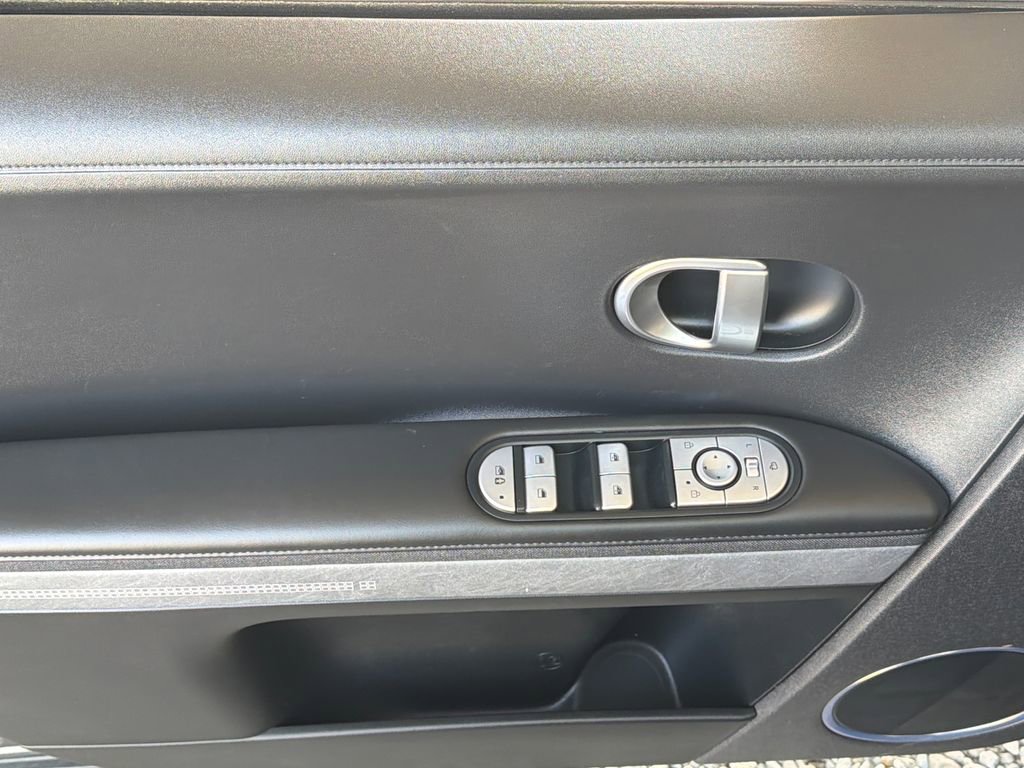 Used 2022 Hyundai Ioniq 5 SEL image 3
