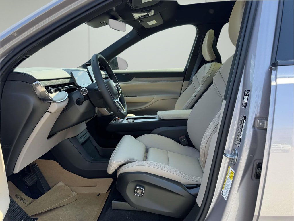 New 2026 Volvo EX90 Plus RWD image 14