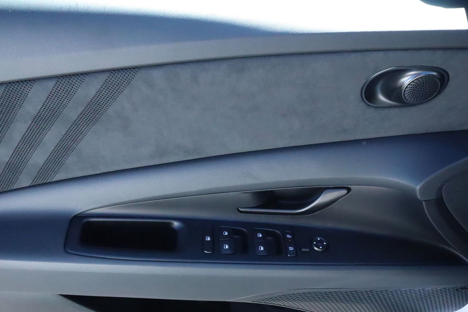 New 2025 Hyundai Elantra N Base image 15