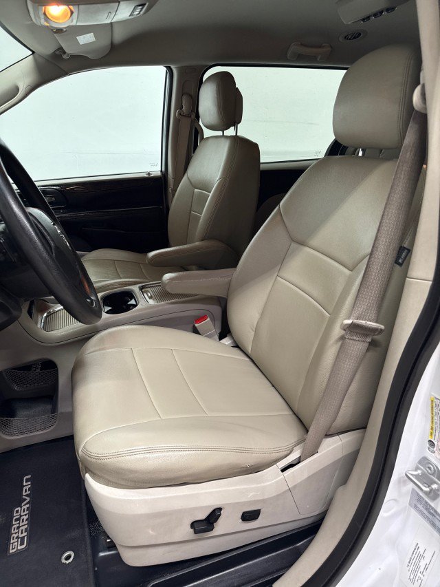 Used 2016 Dodge Grand Caravan SXT FWD image 34