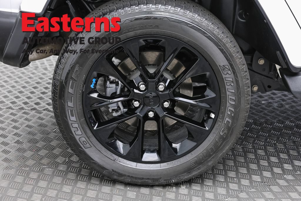 Used 2022 Jeep Wrangler Unlimited Sahara w/ Cold Weather Group AWD/4WD image 31