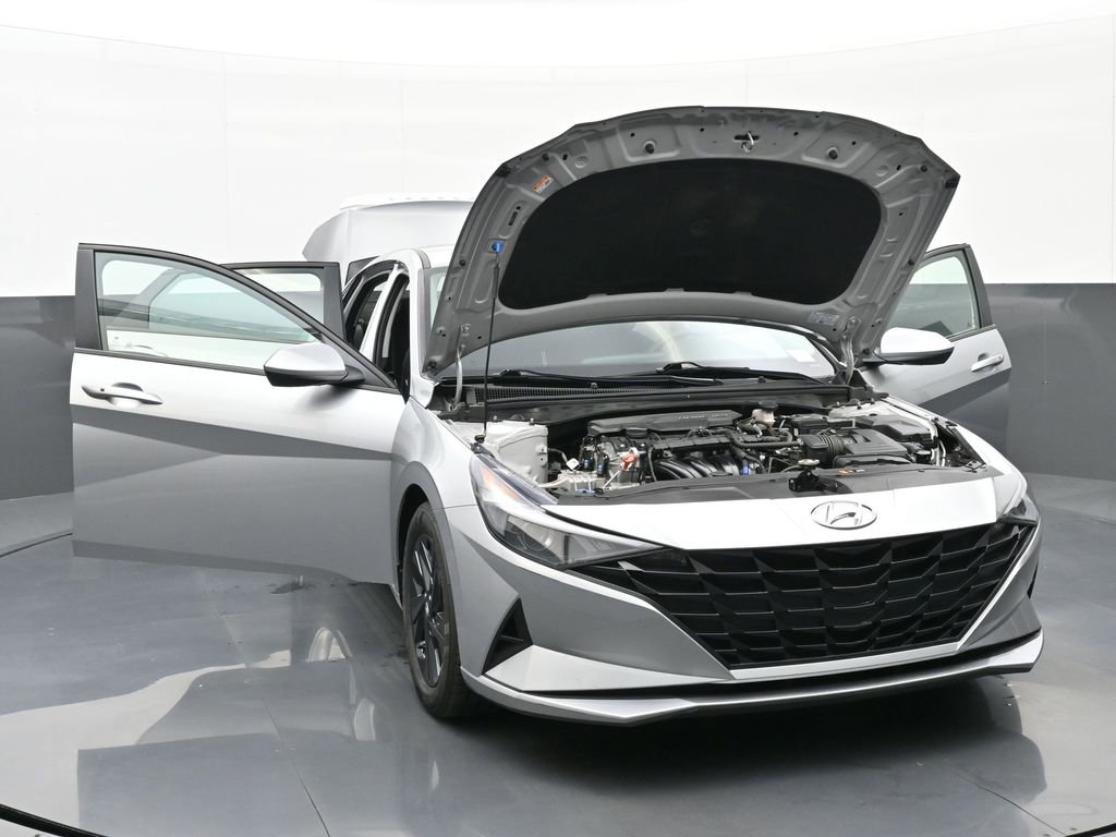 Used 2023 Hyundai Elantra SEL w/ Preferred Accessory Package FWD image 54