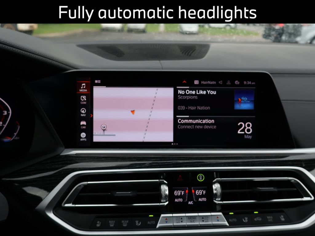 Used 2021 BMW X7 M50i AWD/4WD image 17