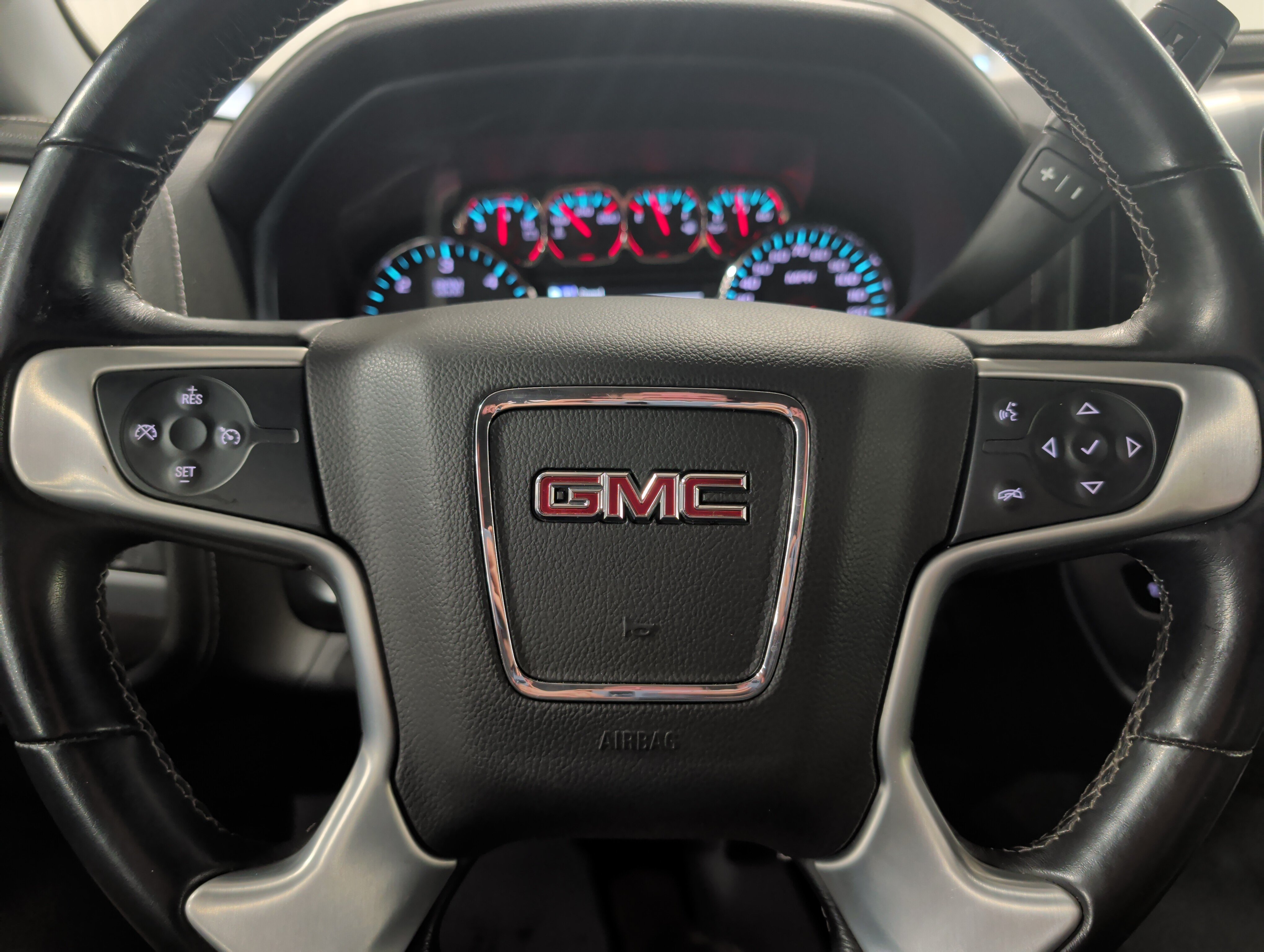 Used 2019 GMC Sierra 2500 SLE w/ SLE Preferred Package AWD/4WD image 10