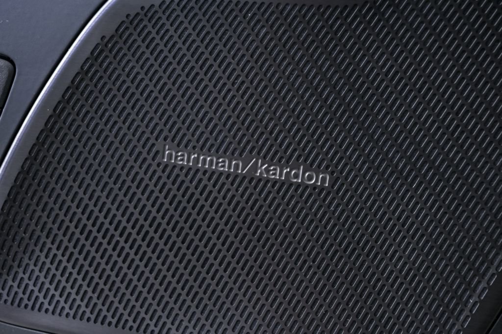 Used 2026 Volvo XC60 B5 Ultra w/ Climate Package image 9