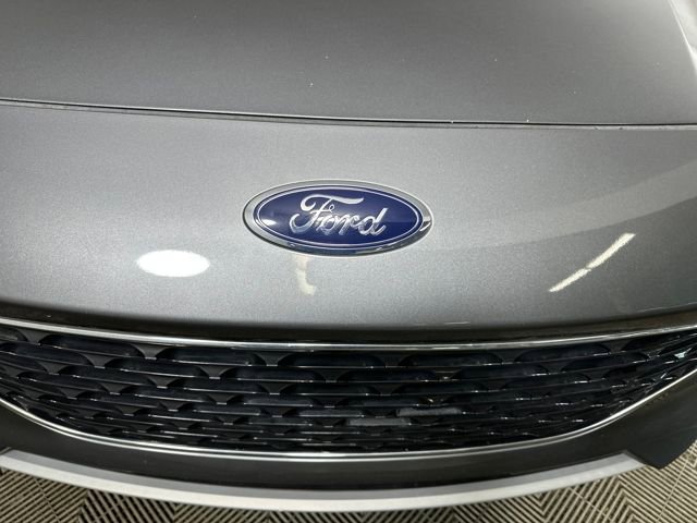 Used 2022 Ford Escape SE w/ Cold Weather Package image 9