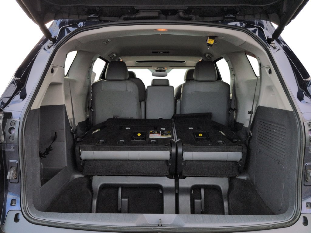 Used 2024 Toyota Sienna XLE FWD image 29