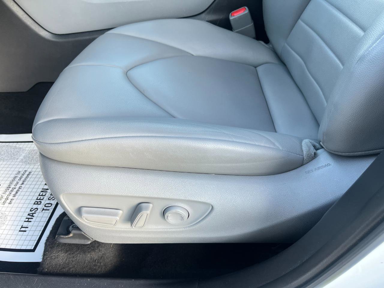 Used 2022 Toyota Highlander XLE AWD/4WD image 28