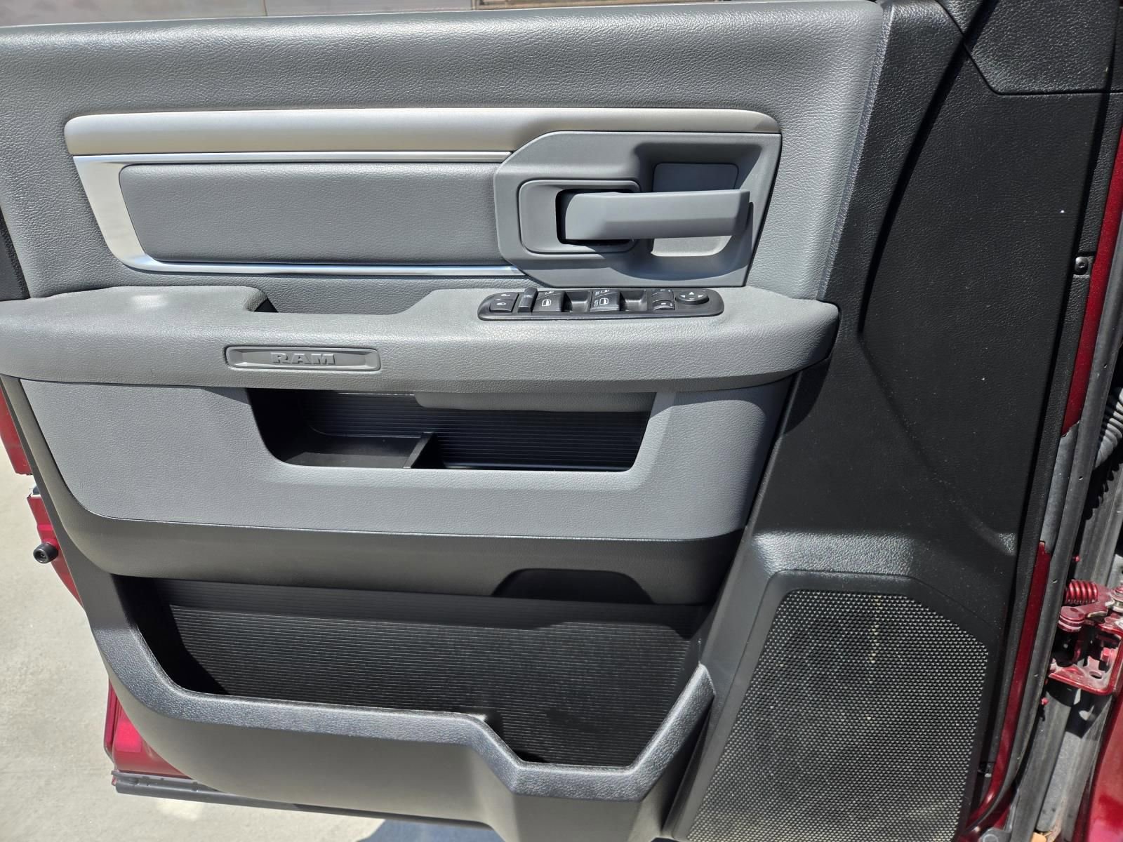 Used 2020 RAM 1500 Classic SLT image 20