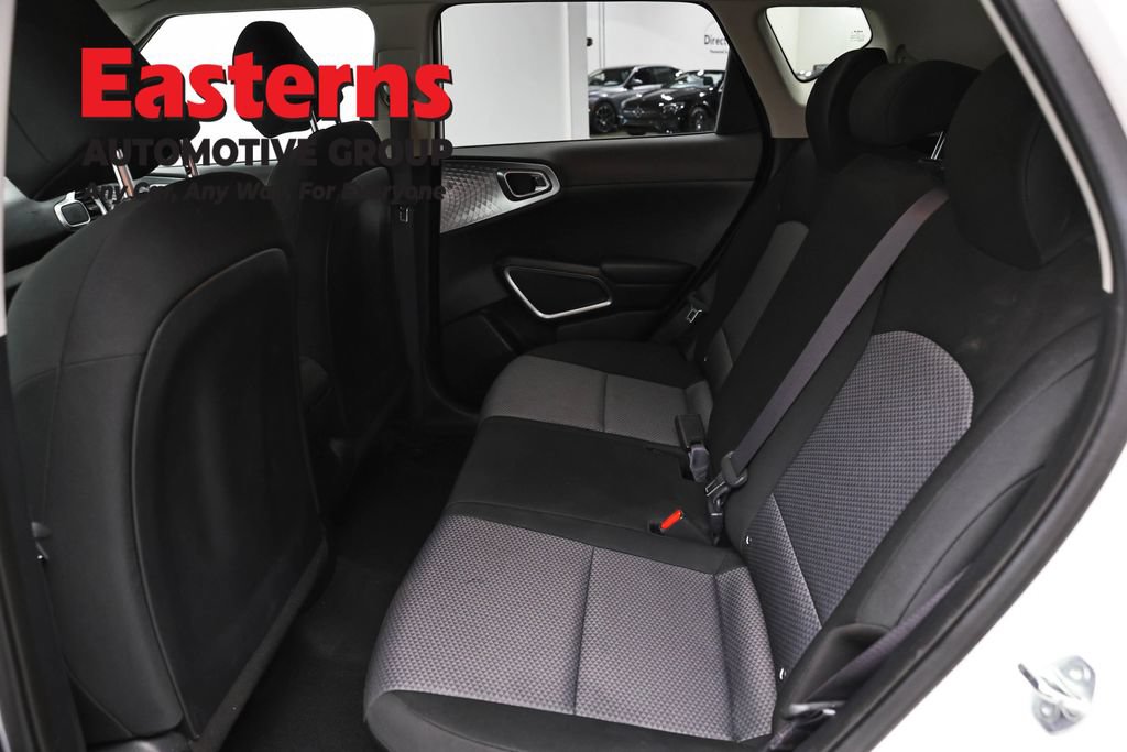 Used 2023 Kia Soul LX FWD image 22