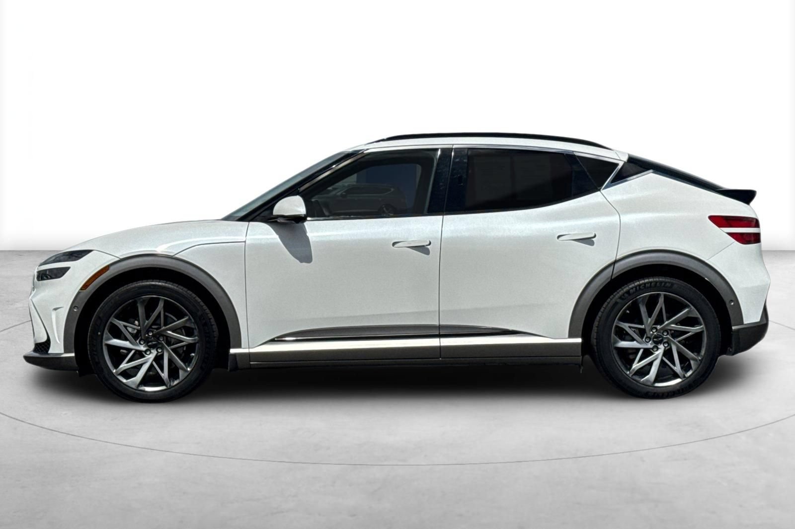 Used 2023 Genesis GV60 Advanced AWD/4WD image 3