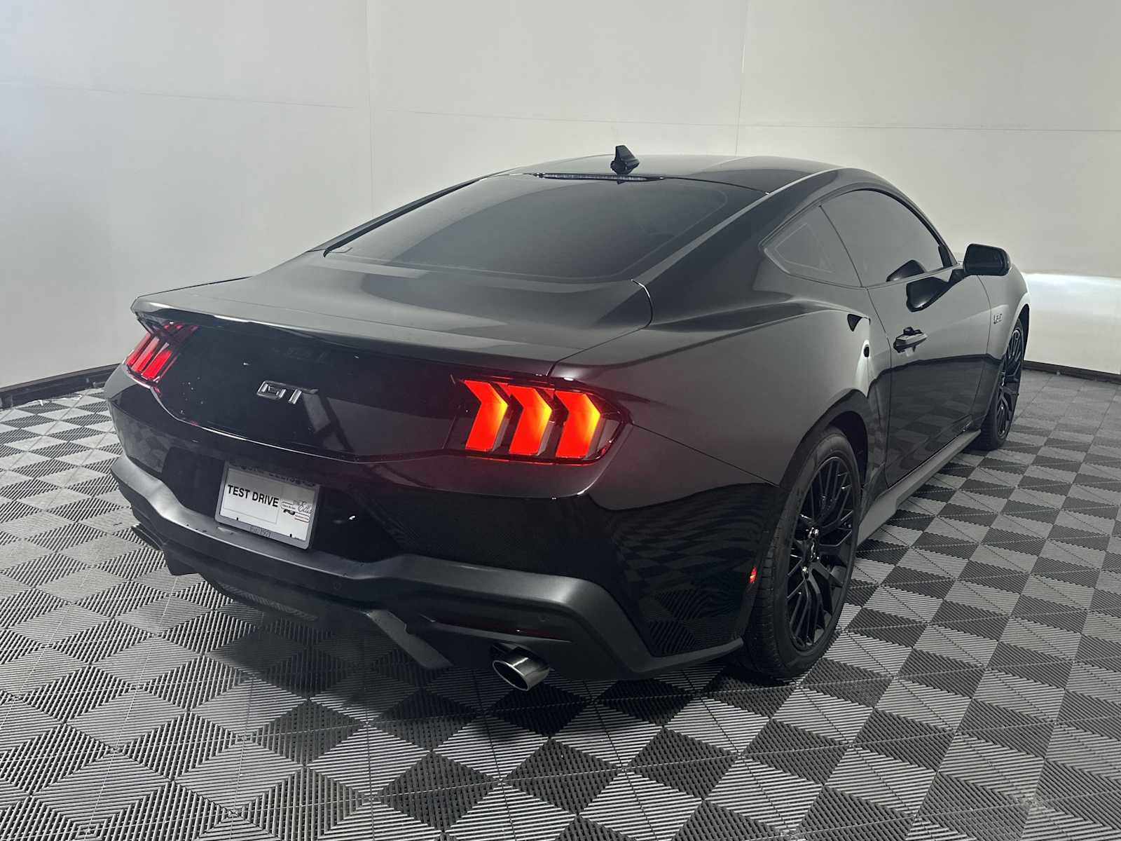Used 2025 Ford Mustang GT Premium image 7