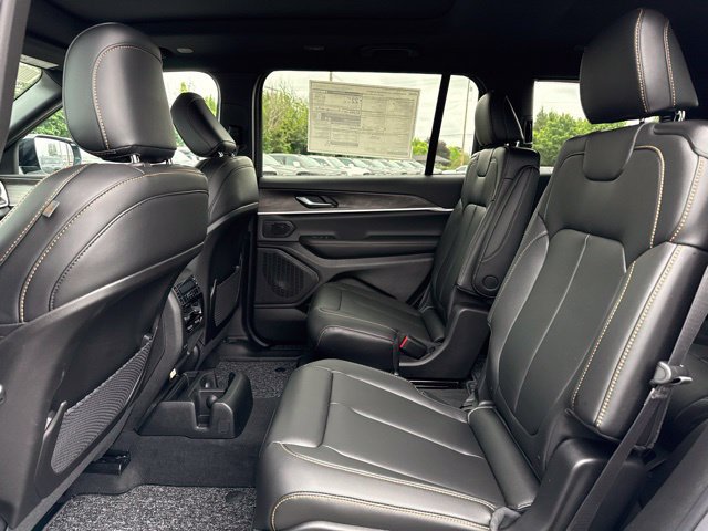 New 2026 Jeep Grand Cherokee L Limited AWD/4WD image 10