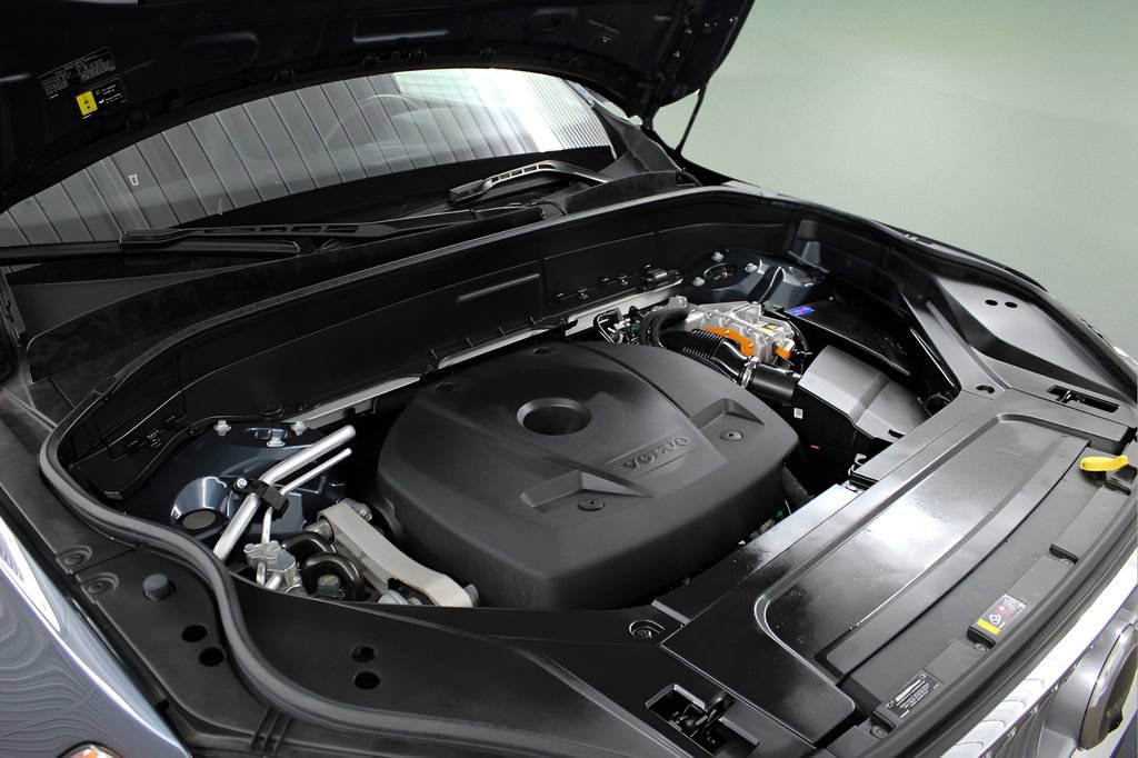 Certified 2024 Volvo XC90 T8 Plus w/ Protection Package image 36