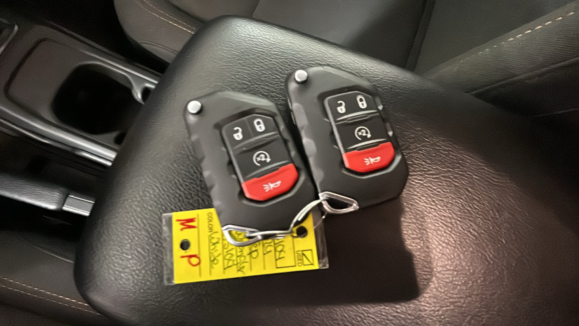 Used 2024 Jeep Wrangler Unlimited w/ Convenience Group AWD/4WD image 24