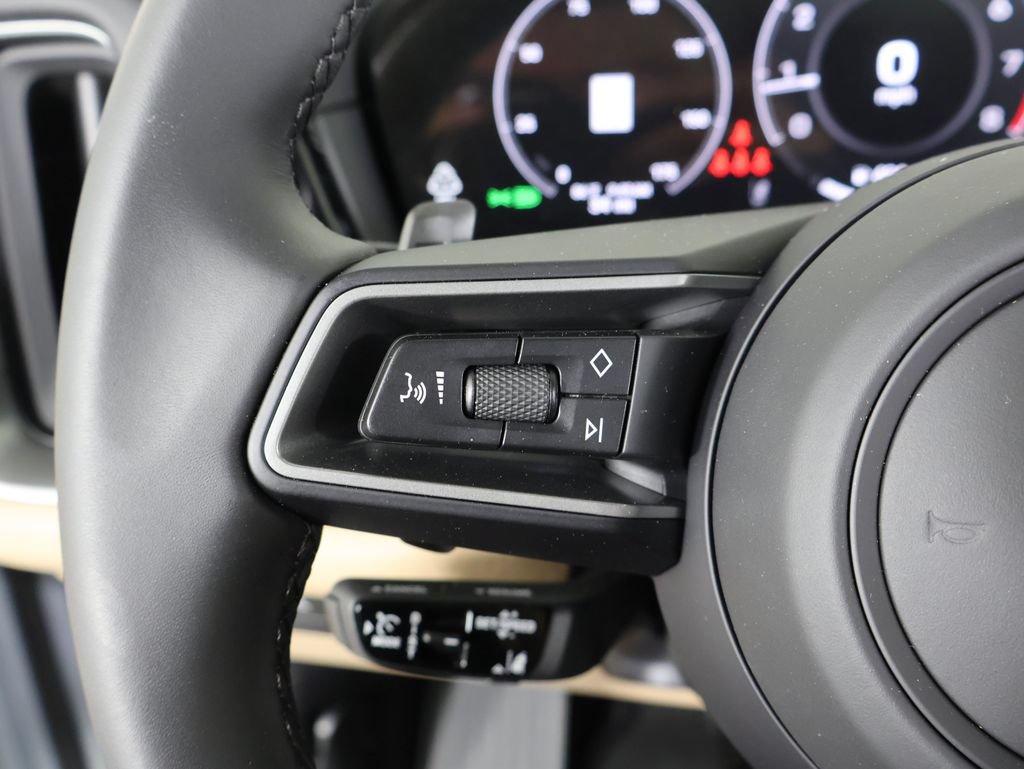 New 2026 Porsche Cayenne AWD/4WD image 17